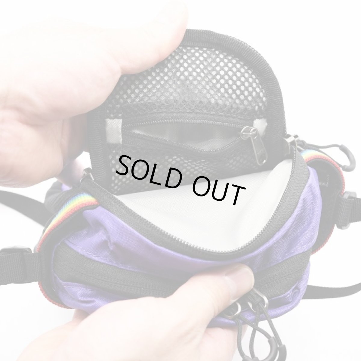 画像3: CHUMS チャムス Spring Dale Padded Shoulder Pouch (3)