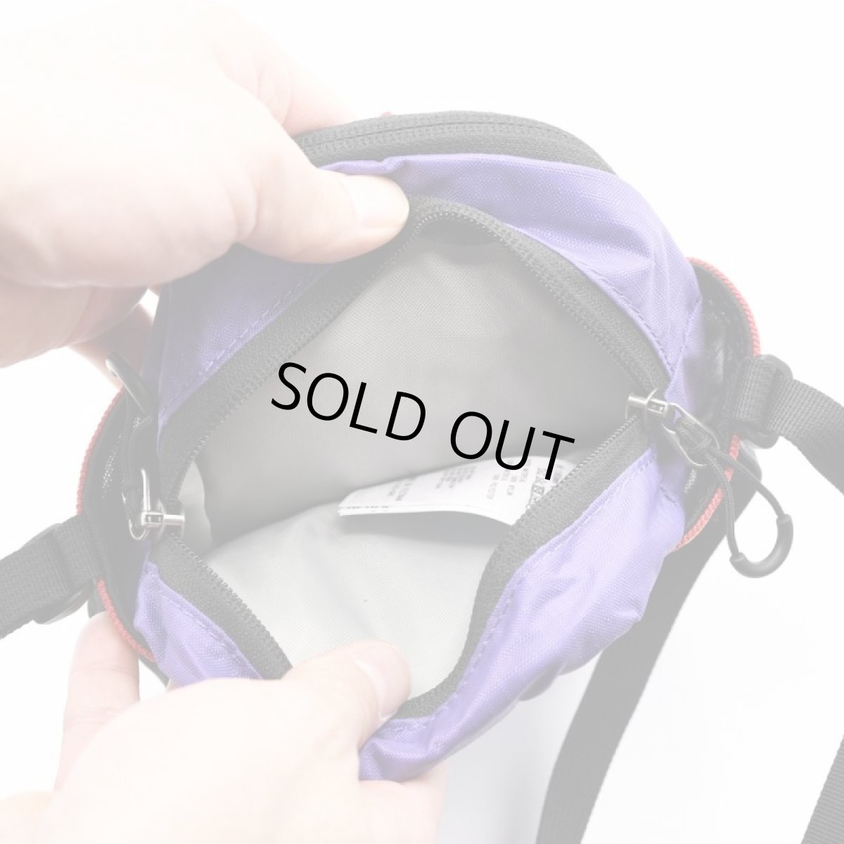 画像4: CHUMS チャムス Spring Dale Padded Shoulder Pouch (4)