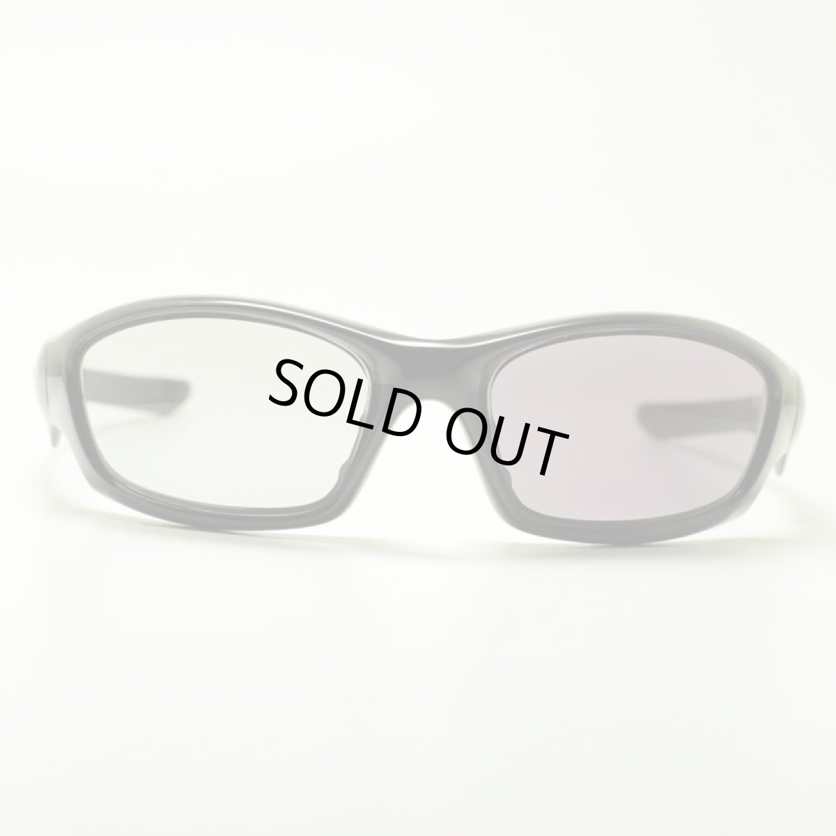 画像1: GOODMAN LENS MANUFACTURE グッドマンレンズマニュファクチュア STRAIGHTJACKET用交換レンズ 調光ライトグレー→グレー GOODMAN LENS MANUFACTURE　グッドマンレンズマニュファクチュア レンズ 調光 偏光 OAKLEY オークリー 交換レンズ (1)