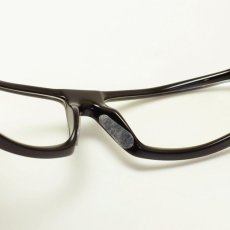 画像3: GOODMAN LENS MANUFACTURE グッドマンレンズマニュファクチュア SLICON NOSE TAPE シリコンノーズテープ メガネ 眼鏡 めがね ズレ防止 鼻パッド シリコン ノーズ ネジ フィッティング 鼻パット 調整 １セット ２個 での販売です (3)