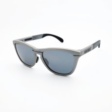 画像1: OAKLEY オークリー FROGSKINS RANGE フロッグスキンレンジ OO9284A-1555 TITANIUM/PRIZM BLACK POLARIZED  (1)